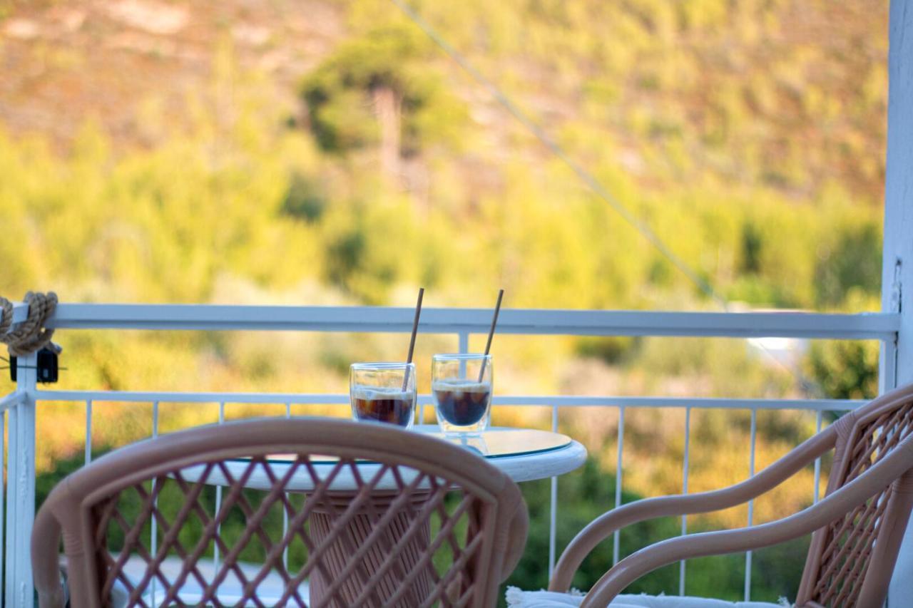 Summer Feel Suites Порос Экстерьер фото